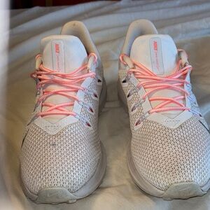 Nike White and Pink Athletic Shoes Nike Quest